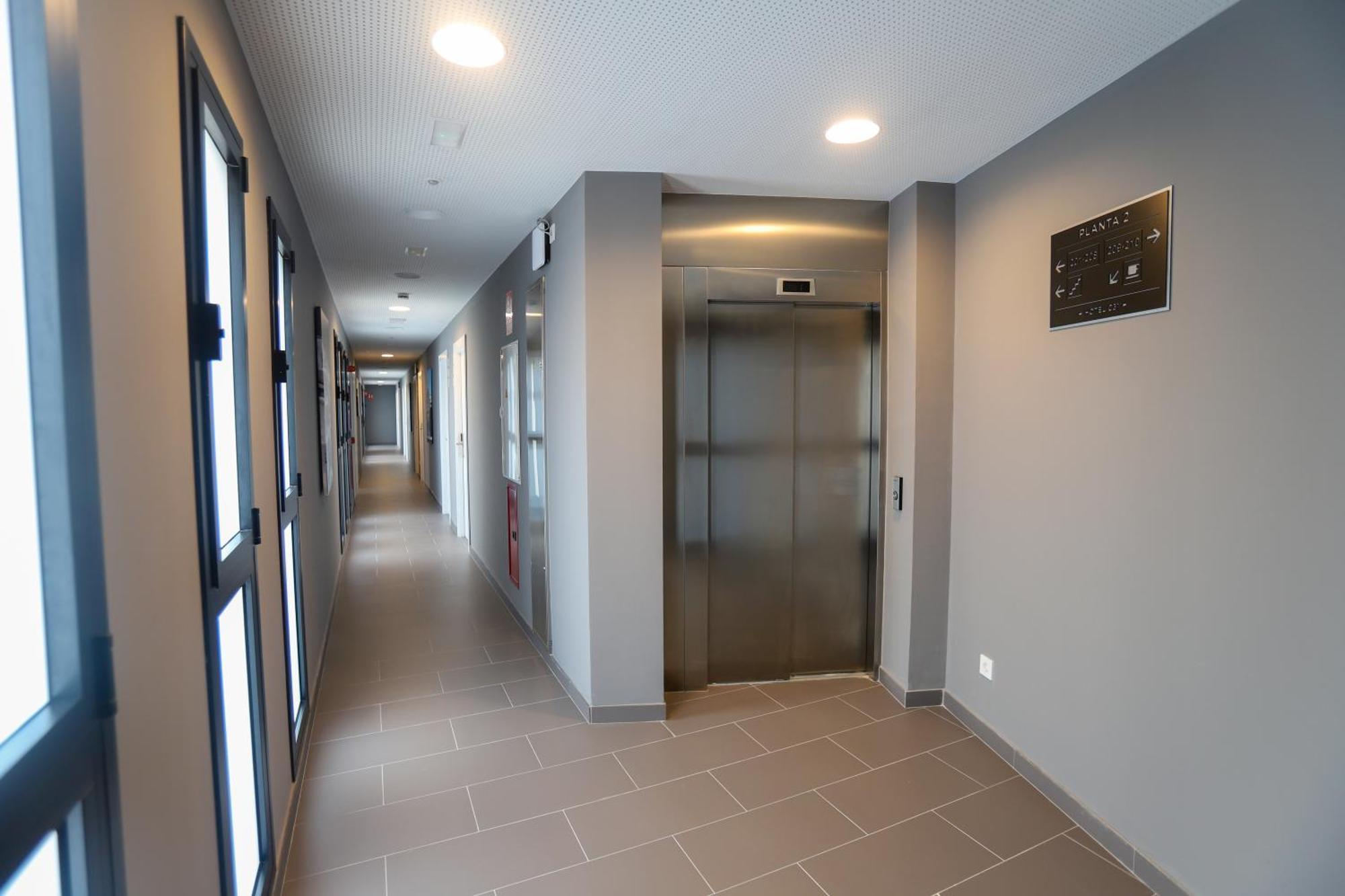 Hotel C31 Castelldefels Exterior photo